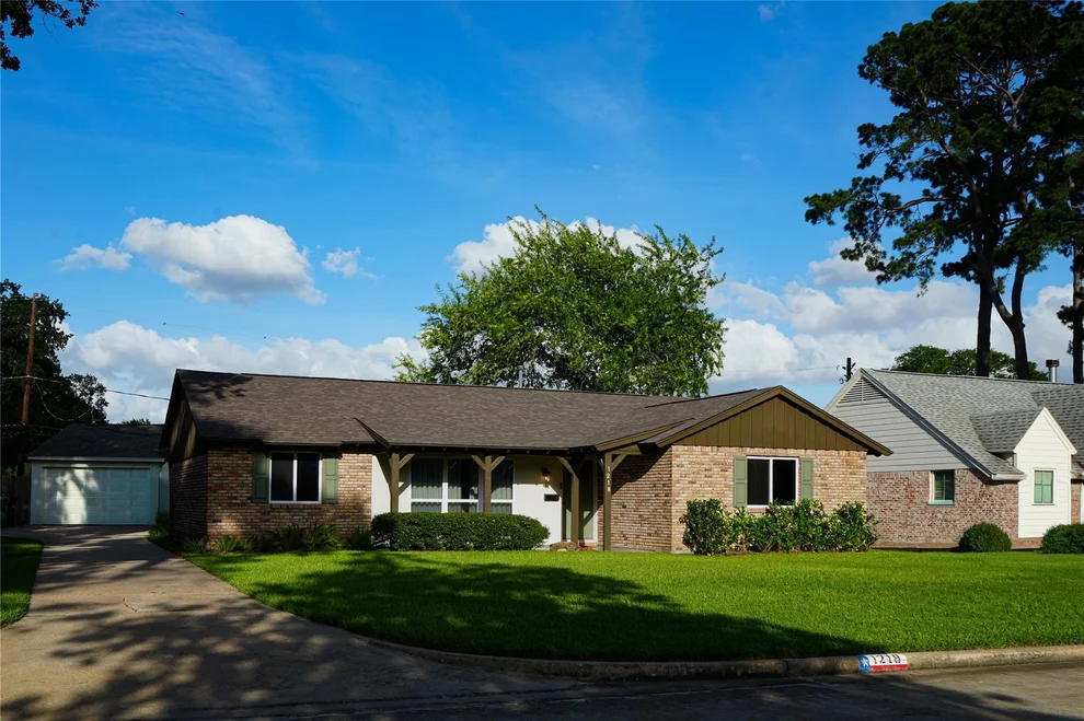 Unit for sale at 1218 Shadeland Drive, Houston, TX 77043