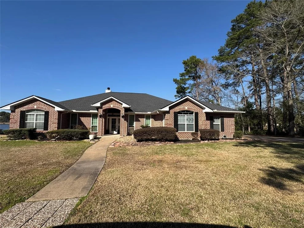 Unit for sale at 196 Broadmoor Drive, Trinity, TX 75862