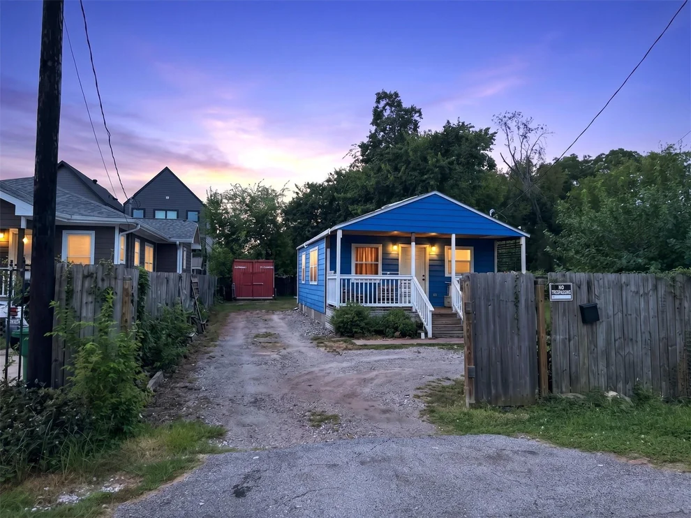 Unit for sale at 818 E 40th Street, Houston, TX 77022