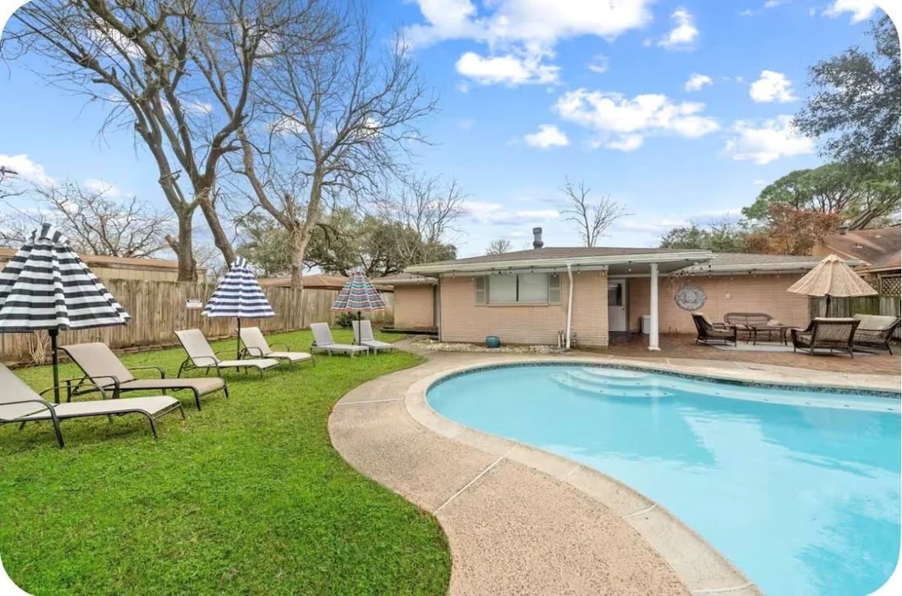 Unit for sale at 716 San Jacinto Avenue, Texas City, TX 77590