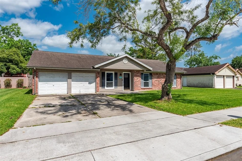 Unit for sale at 1907 Tracy Lynn Lane, Alvin, TX 77511