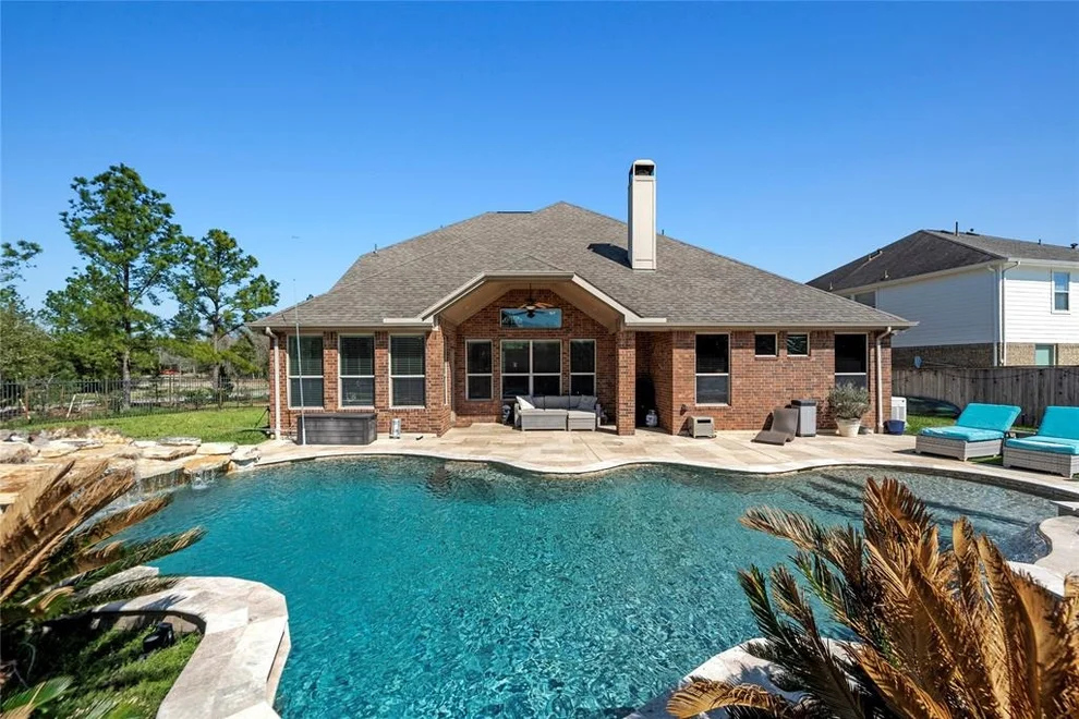 Unit for sale at 2 Blue Bungalow Drive, Spring, TX 77389