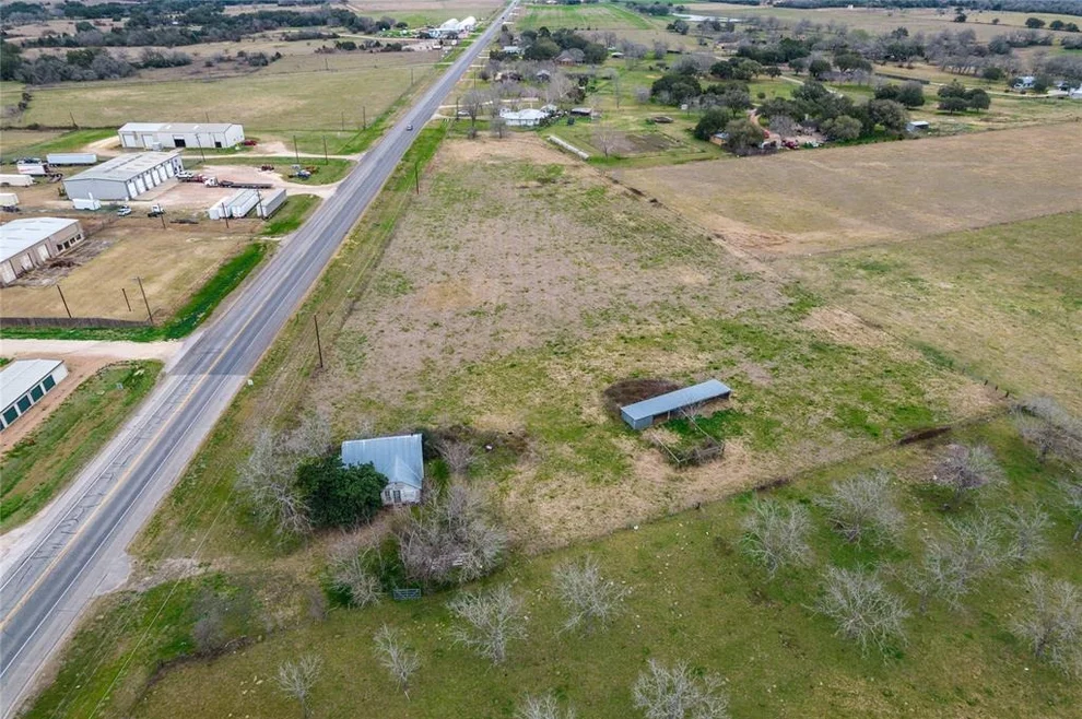 Unit for sale at 00 N Us Hwy 77 Highway N, Hallettsville, TX 77964