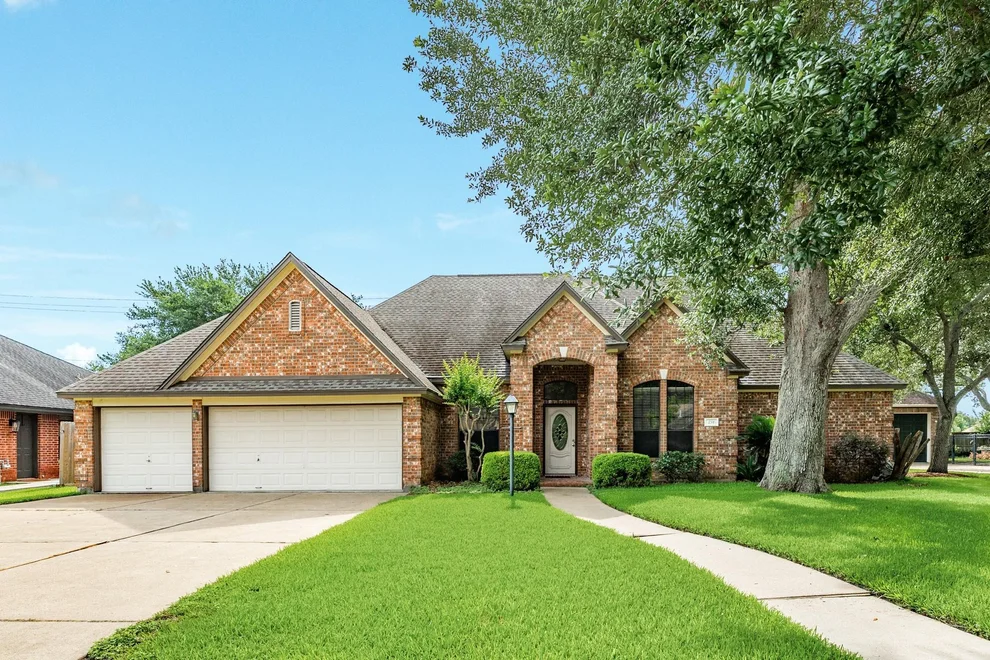 Unit for sale at 251 Chestnut Street, Lake Jackson, TX 77566