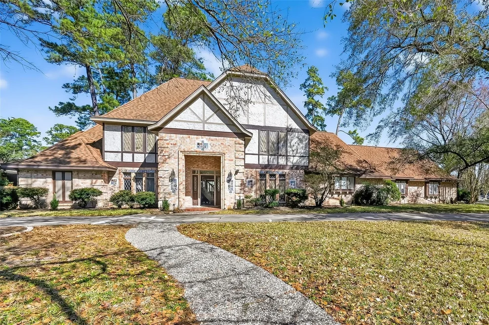 Unit for sale at 11302 Hylander Drive, Houston, TX 77070