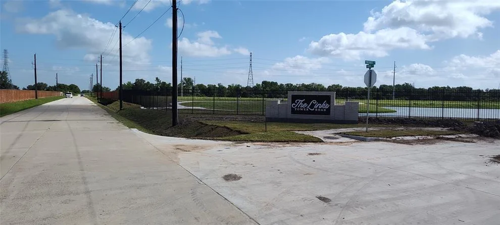 Unit for sale at 15423 Pinehurst Lane, Santa Fe, TX 77517