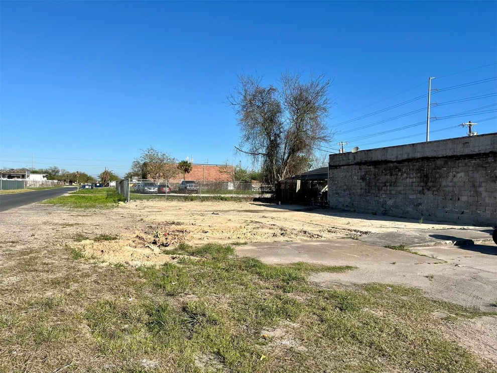 Unit for sale at 204 Highway 146 S, Texas City, TX 77590
