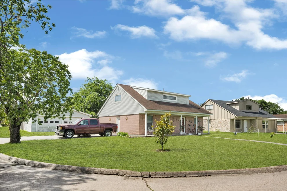 Unit for sale at 17214 Woodburn Dr Drive, Houston, TX 77049