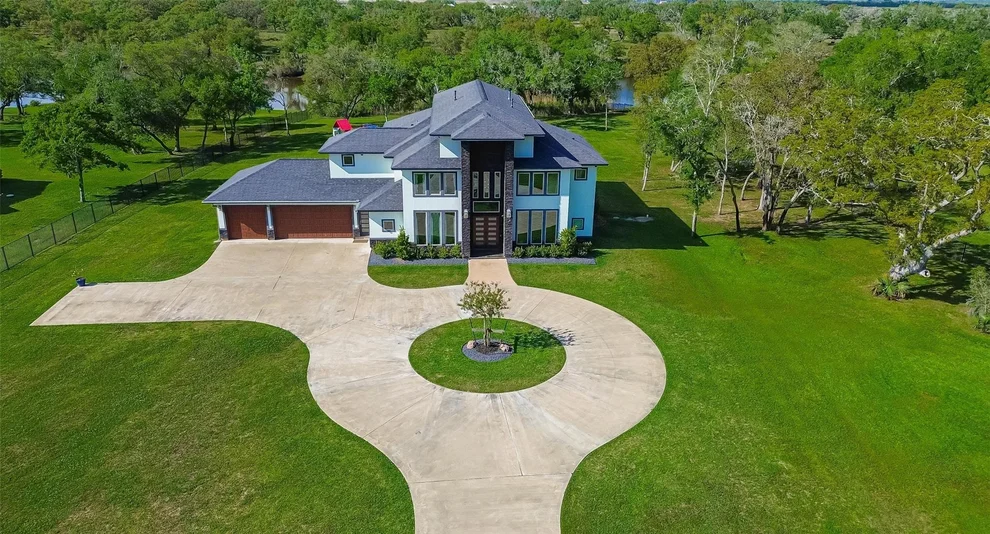 Unit for sale at 31734 Bayou Bend, Richwood, TX 77515