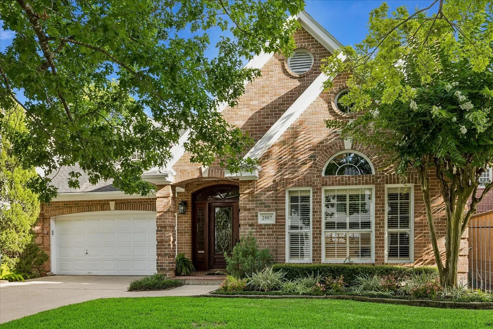 Unit for sale at 2907 Robinhood Street, West University Place, TX 77005