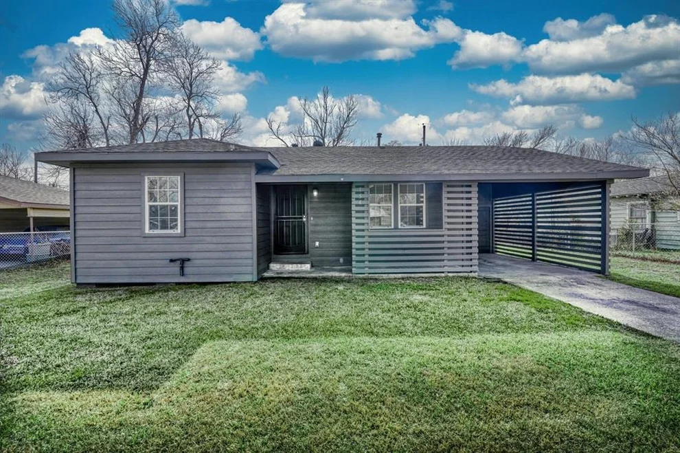 Unit for sale at 154 E Witcher Ln Lane, Houston, TX 77076