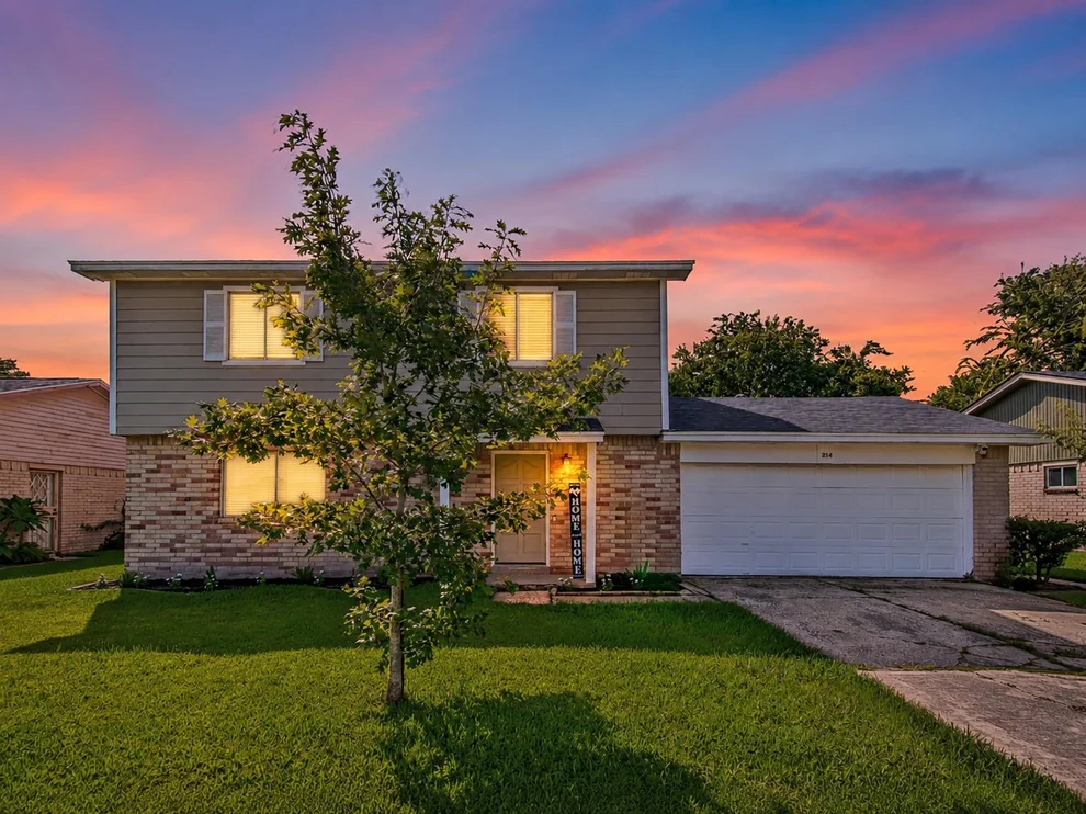 Unit for sale at 214 Brookdale Drive, League City, TX 77573