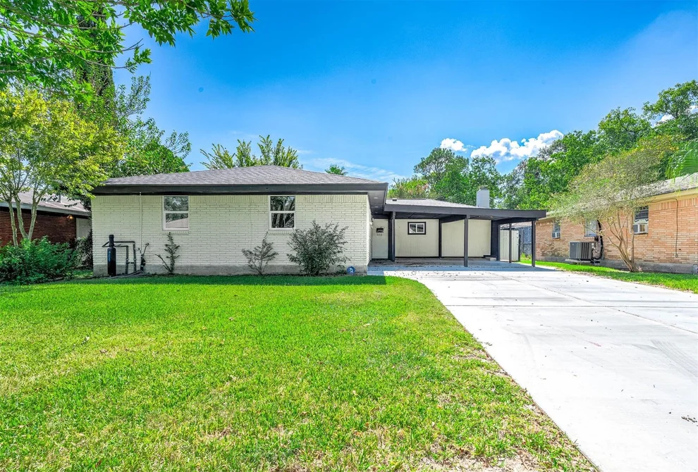 Unit for sale at 2113 21st Avenue N, Texas City, TX 77590