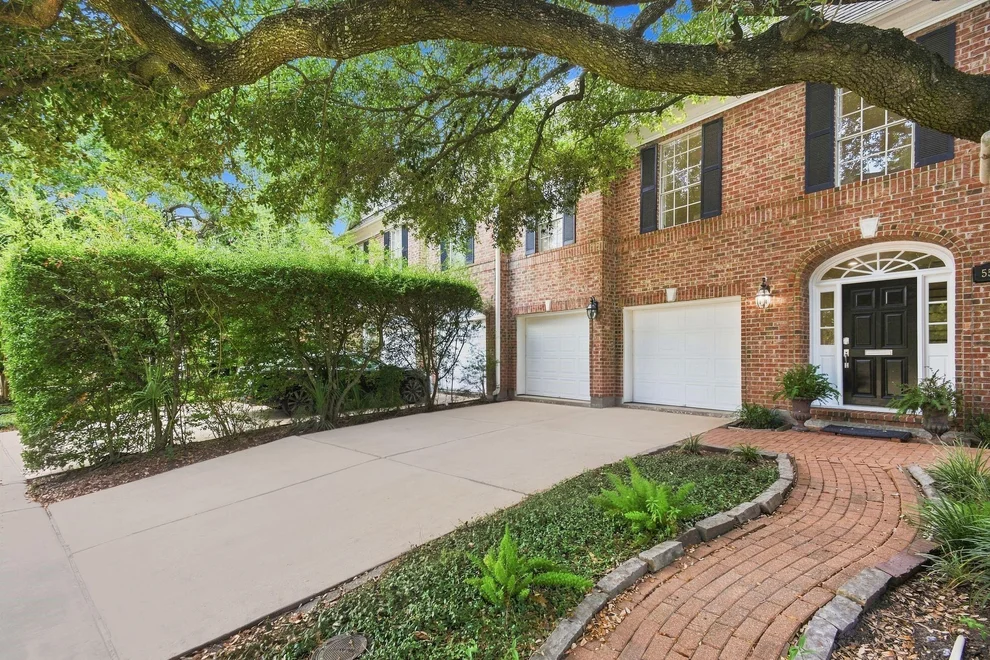 Unit for sale at 5597 Beverlyhill Street, Houston, TX 77056