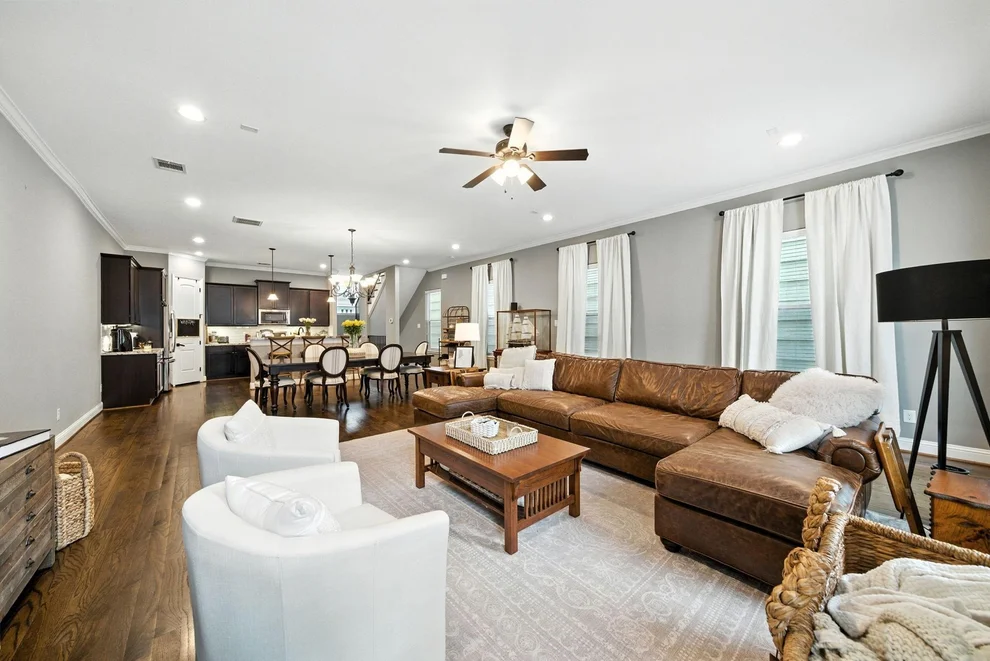 Unit for sale at 920 W 20th Street, Houston, TX 77008