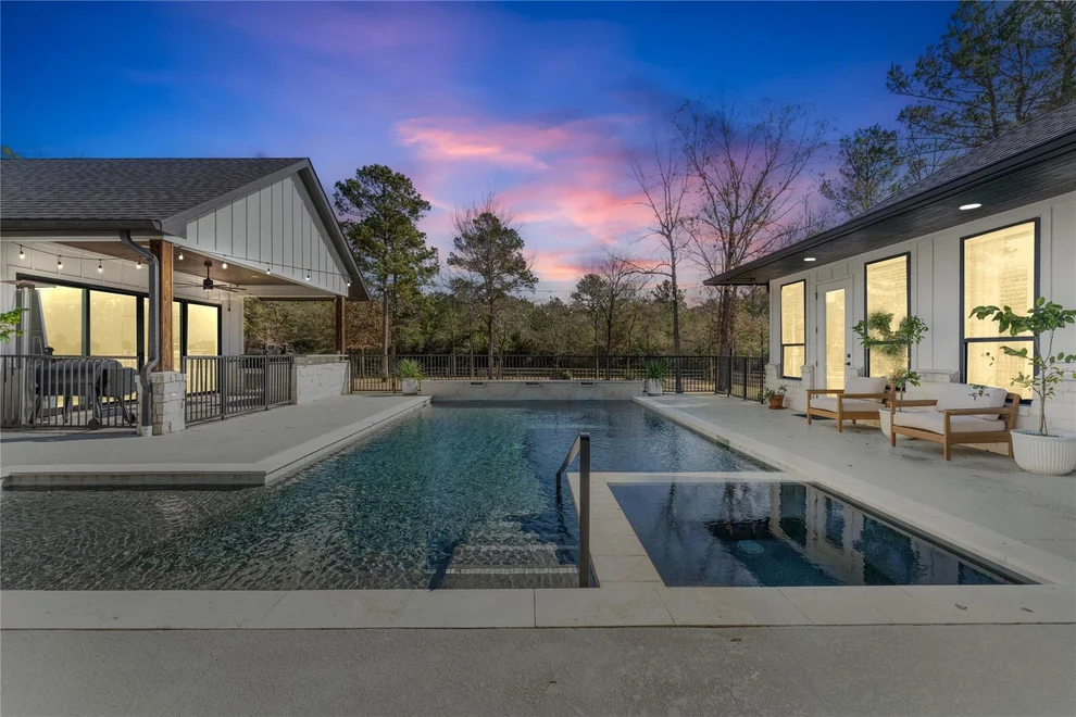 Unit for sale at 11680 E Peppertree Loop, Montgomery, TX 77356
