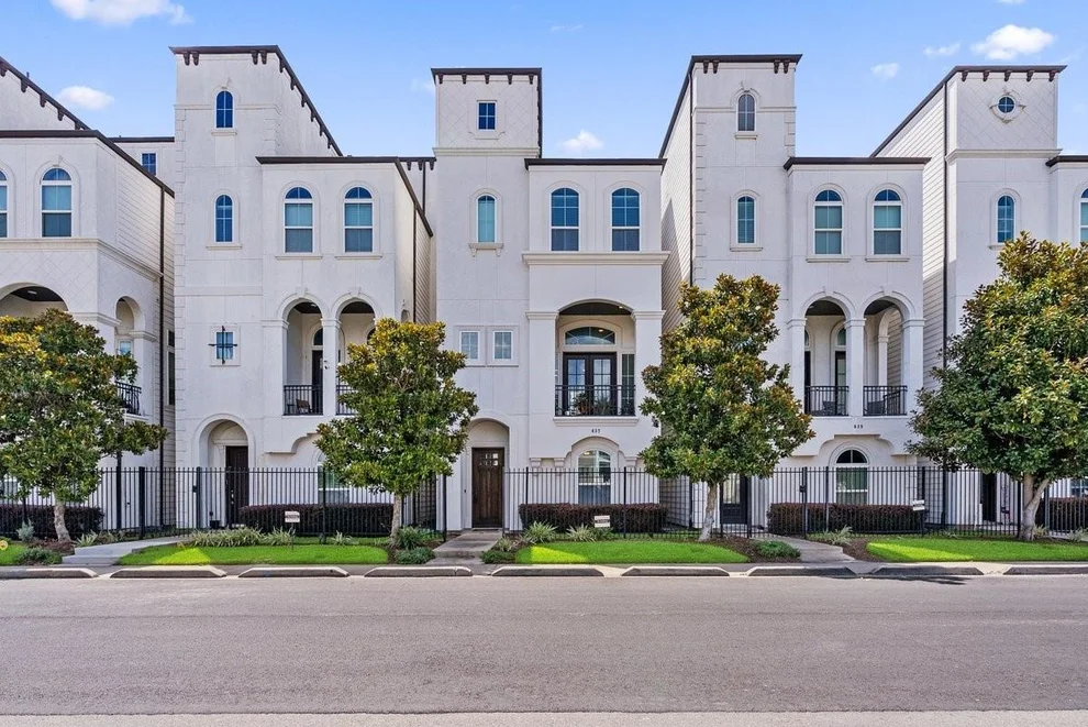 Unit for sale at 637 Middle Street, Houston, TX 77003