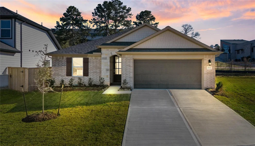 Unit for sale at 19737 Flag View Drive, Montgomery, TX 77316