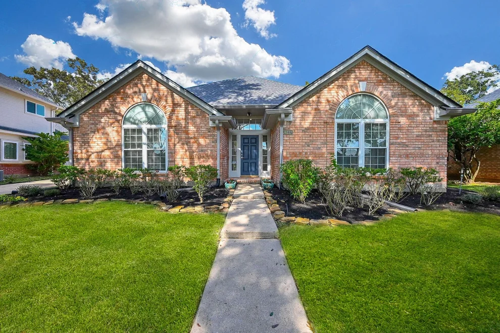 Unit for sale at 6227 Spencers Glen Way, Sugar Land, TX 77479