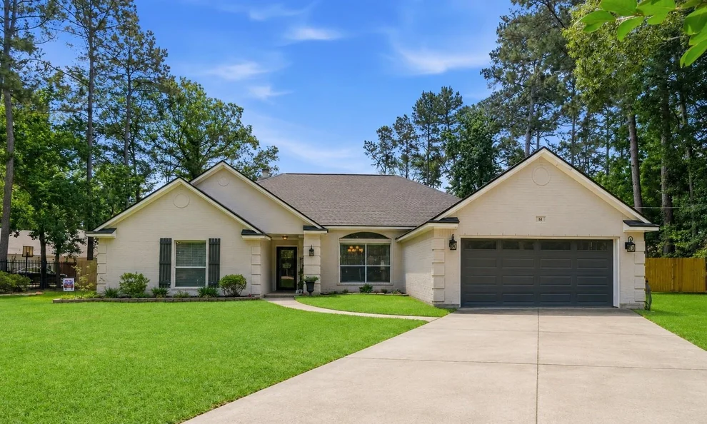 Unit for sale at 14 E Forest Court, Conroe, TX 77384