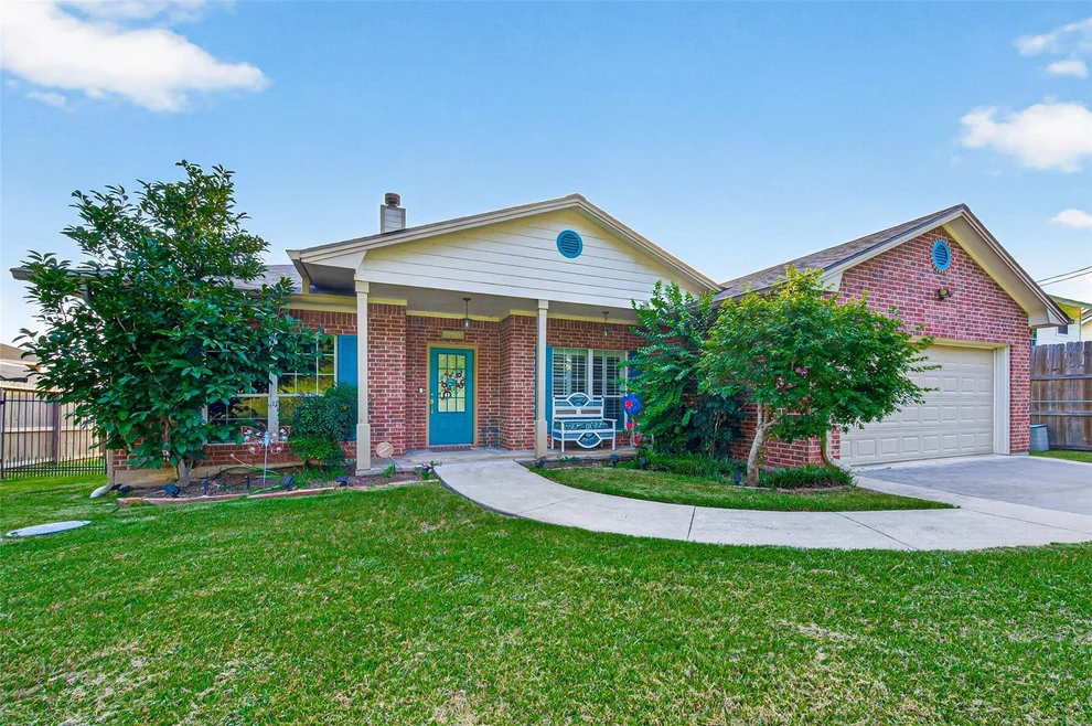 Unit for sale at 200 Little Dove, Livingston, TX 77351