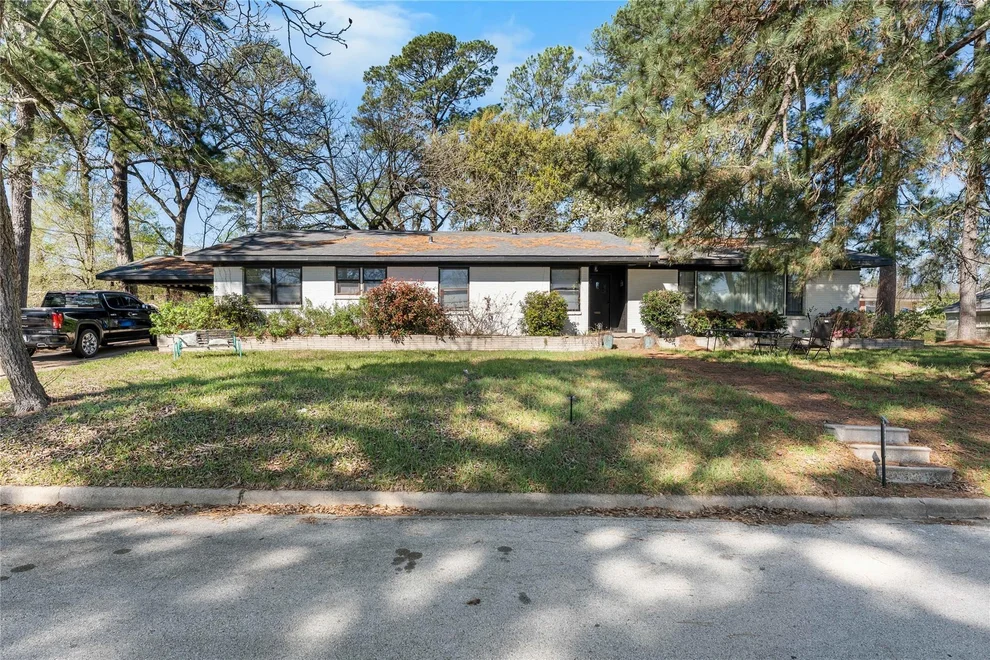 Unit for sale at 2306 Avenue P, Huntsville, TX 77340