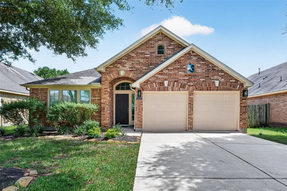 Unit for sale at 5606 Walnut Glen Lane, Rosenberg, TX 77471