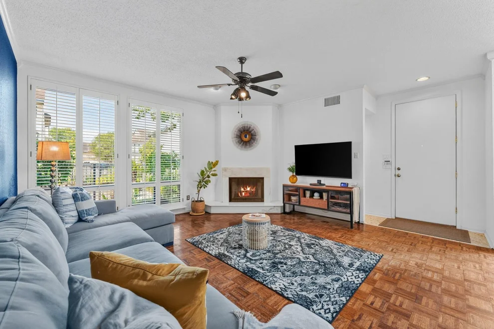 Unit for sale at 1112 Bering Drive, Houston, TX 77057