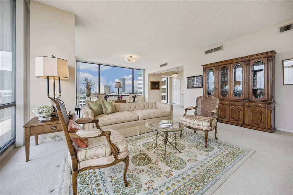 Unit for sale at 15 Greenway Plaza, Houston, TX 77046