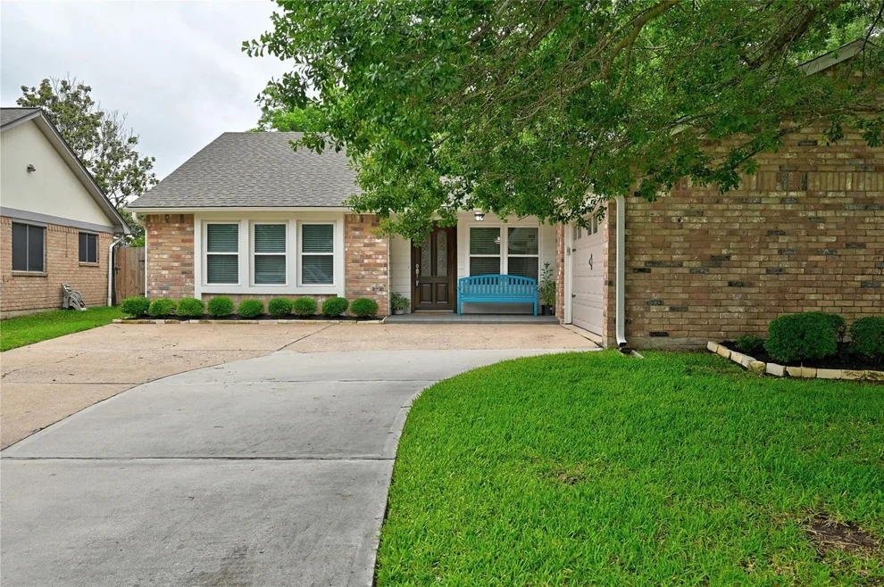 Unit for sale at 16023 Cerca Blanca Drive, Houston, TX 77083