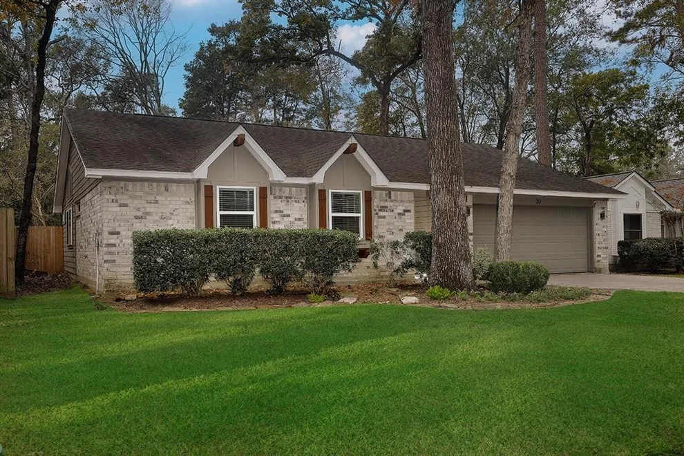 Unit for sale at 30 E Lance Leaf Road, The Woodlands, TX 77381