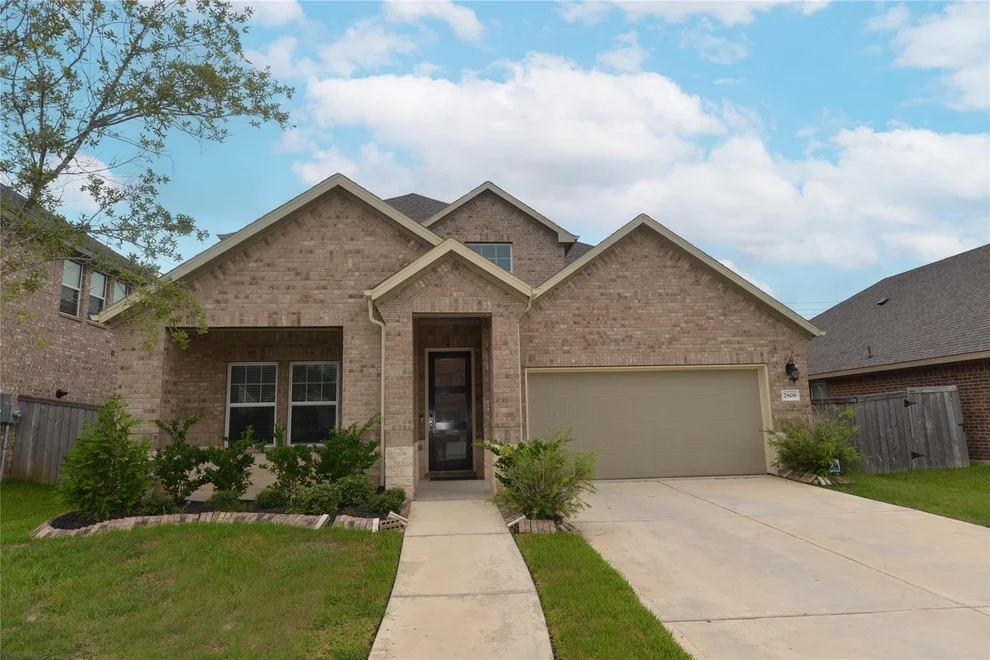 Unit for sale at 2806 Oakheath Crest Court, Pearland, TX 77089