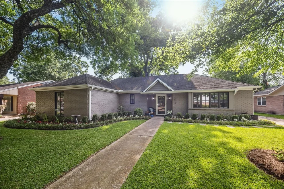 Unit for sale at 2514 Briarbrook Drive, Houston, TX 77042