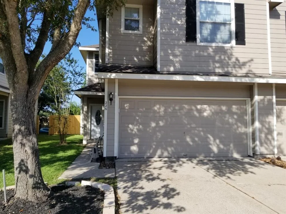 Unit for sale at 226 Drake Run Lane, Dickinson, TX 77539