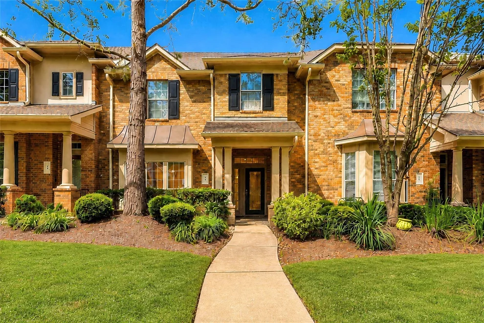 Unit for sale at 54 Ginger Jar Street, The Woodlands, TX 77382