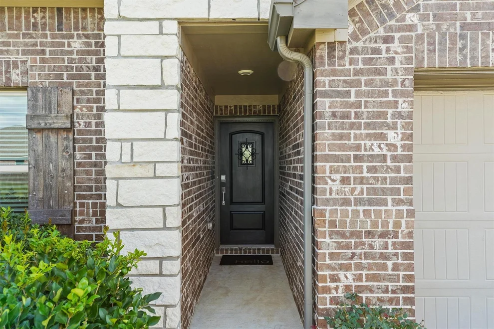 Unit for sale at 920 Bulwark Drive, Crosby, TX 77532