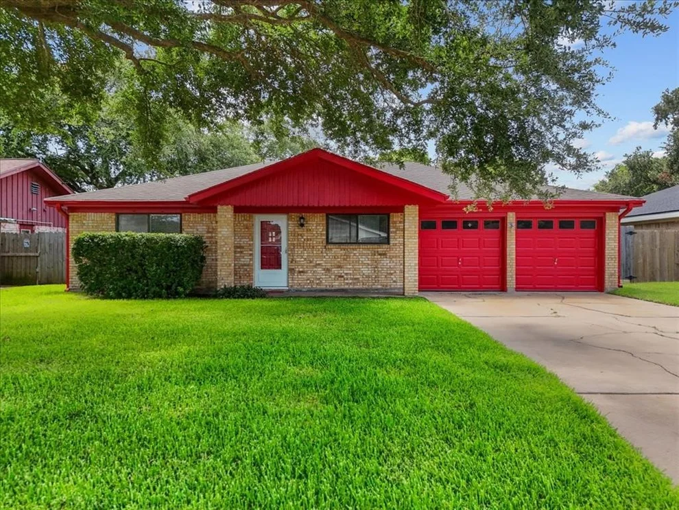 Unit for sale at 2525 Sunnycrest Drive, Texas City, TX 77590