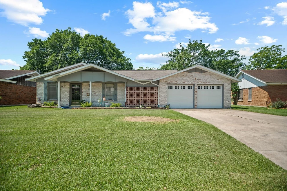 Unit for sale at 519 Travis Street, Port Lavaca, TX 77979