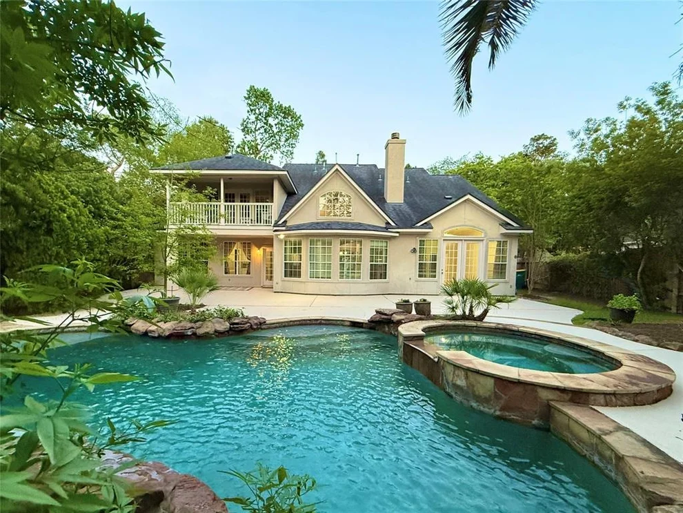 Unit for sale at 58 Laurelhurst Circle, The Woodlands, TX 77382