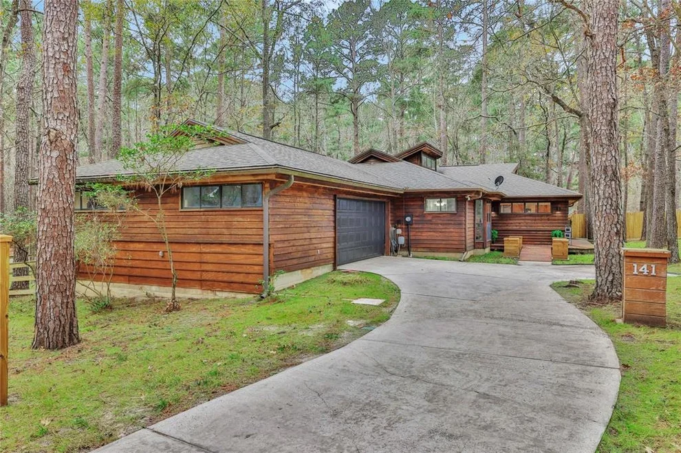 Unit for sale at 141 S Fairway Loop, Coldspring, TX 77331