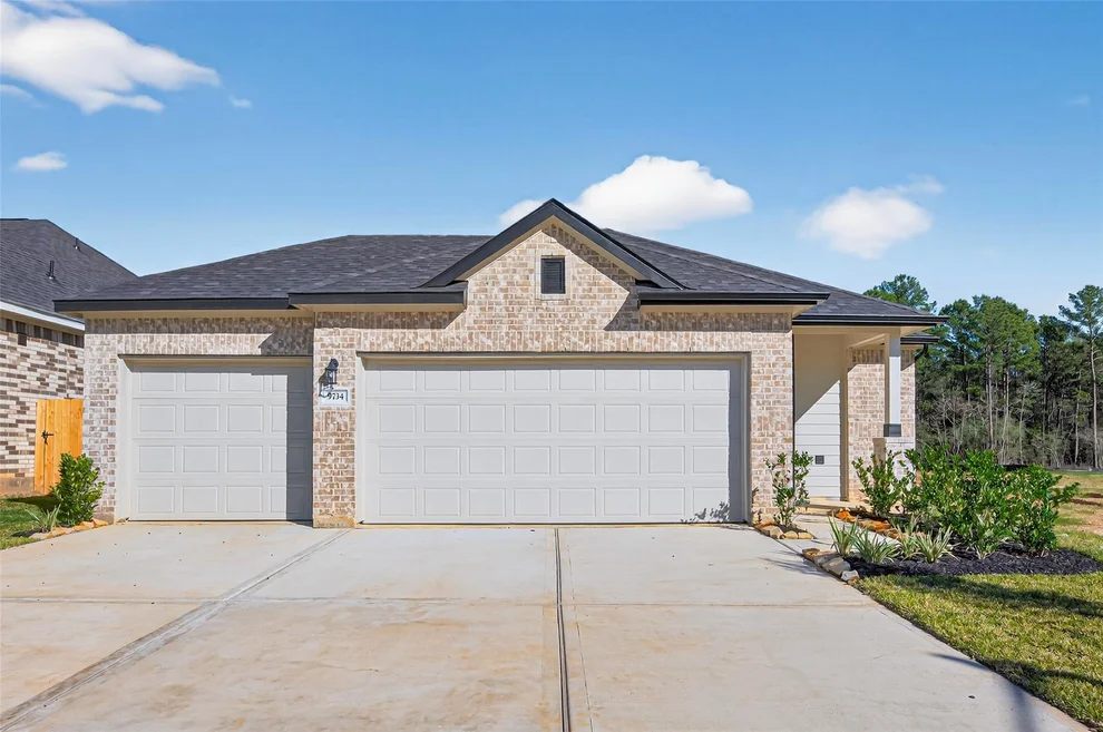 Unit for sale at 9734 Enclave Ridge Road, Willis, TX 77318