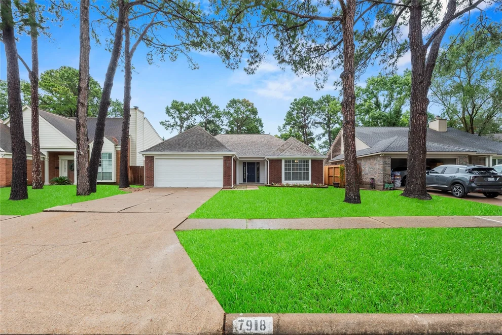 Unit for sale at 7918 Shangrila Lane, Houston, TX 77095