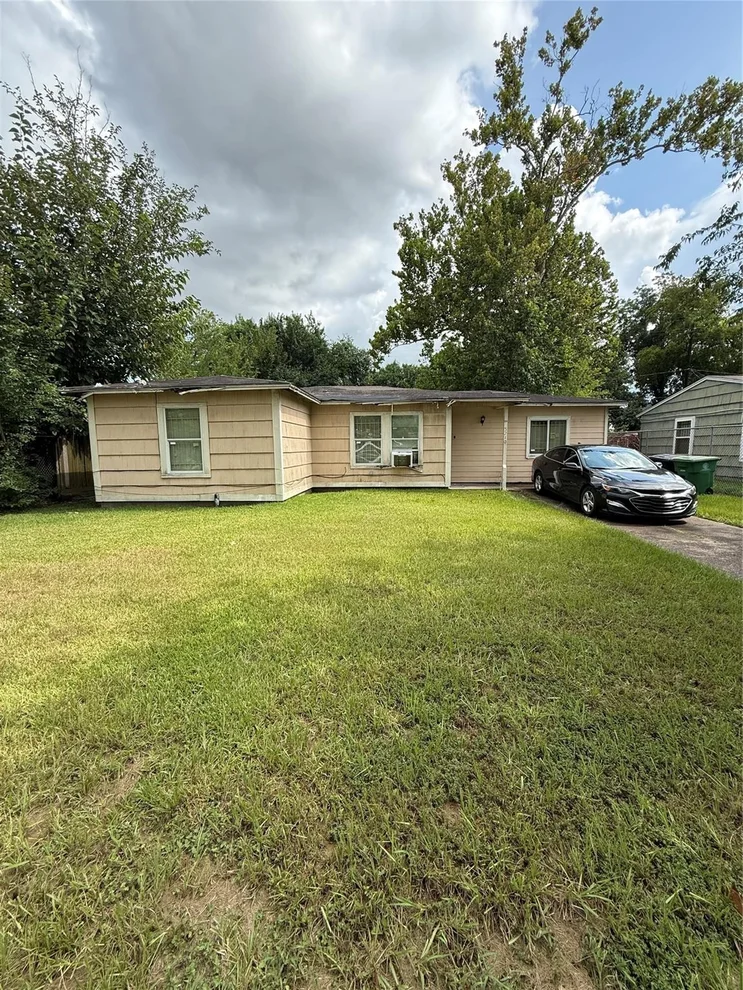 Unit for sale at 5210 Westover Street, Houston, TX 77033