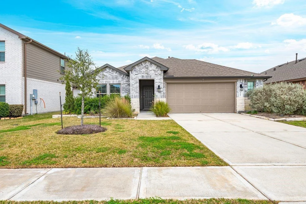 Unit for sale at 3312 111th Street N, Texas City, TX 77591