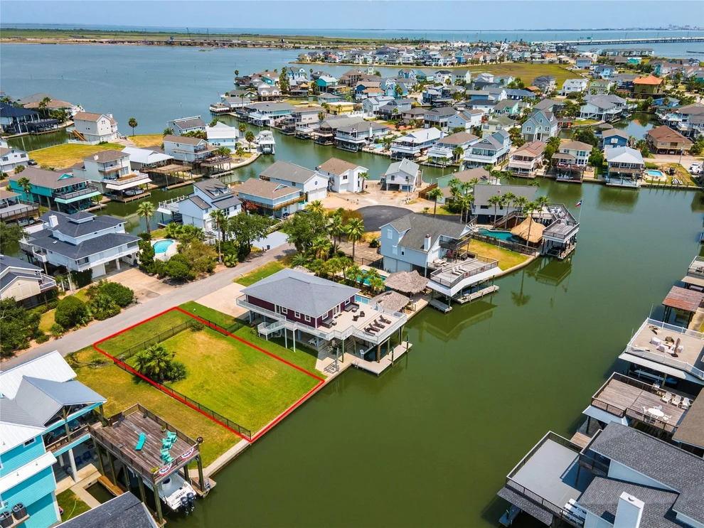 Unit for sale at 0000 Coral Way, Tiki Island, TX 77554
