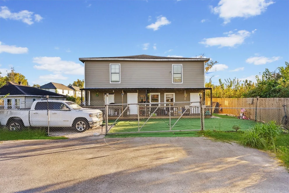 Unit for sale at 4322 Bennington Street, Houston, TX 77016