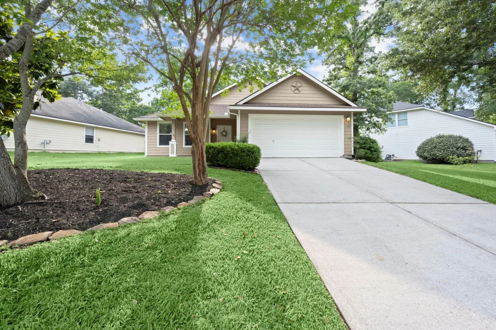 Unit for sale at 139 S Vesper Bend Circle, The Woodlands, TX 77382