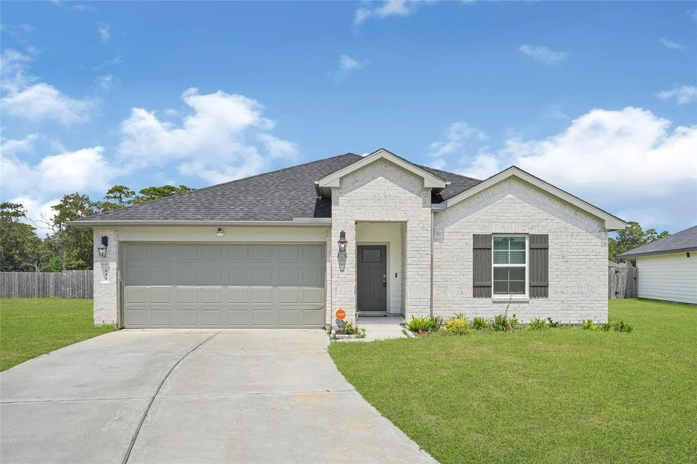 Unit for sale at 230 Alder Loop, Anahuac, TX 77514