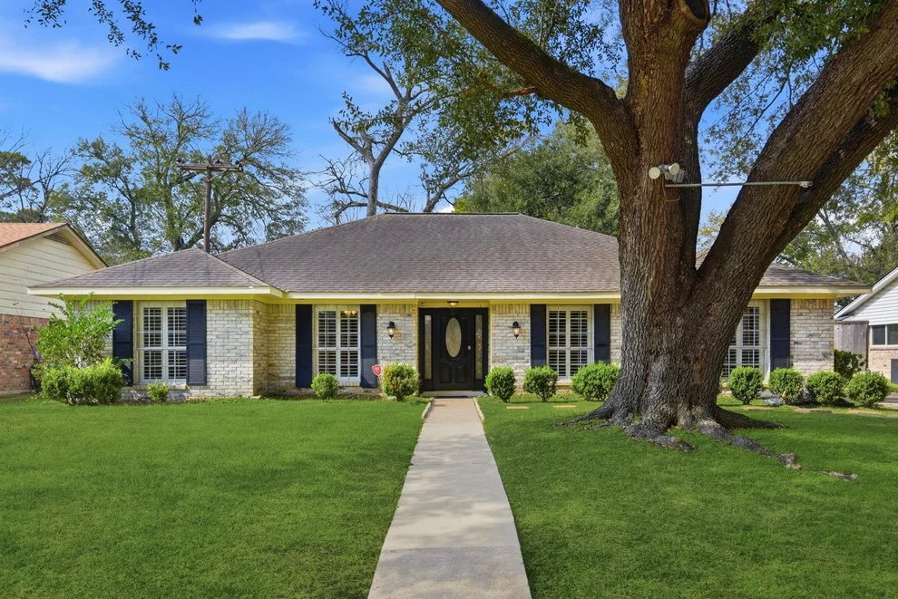 Unit for sale at 7215 Ridge Oak Drive, Houston, TX 77088