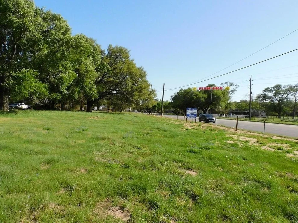 Unit for sale at 1215 N Meyer Street, Sealy, TX 77474